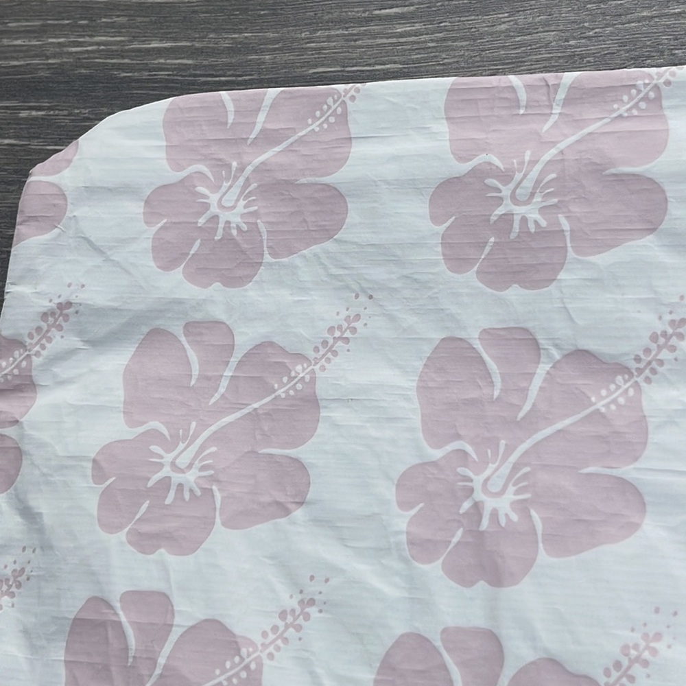 Aloha Collection Small Pouch, Hibiscus Bloom, Mochi - Picture 6 of 6